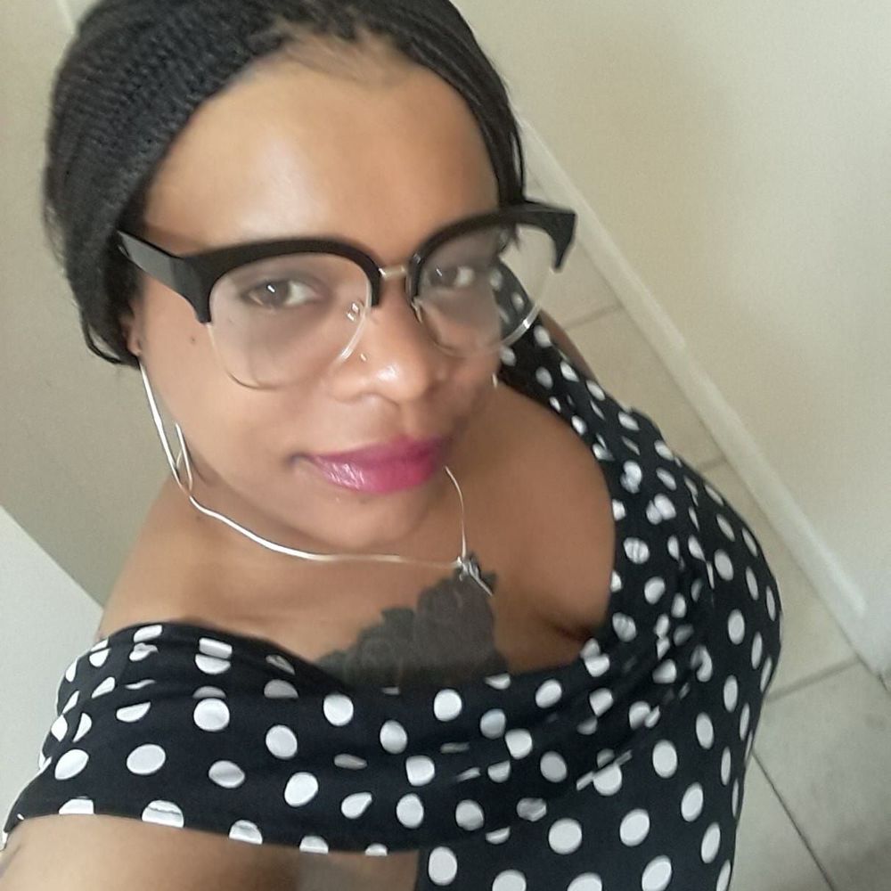 Meet your Posher, Juanetta